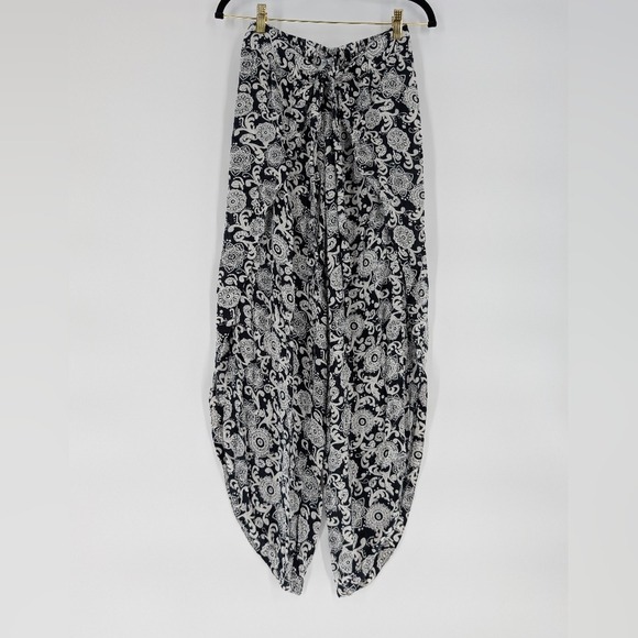 Blue‎ Island Black and White Wide Leg Jumpsuit - Picture 1 of 8